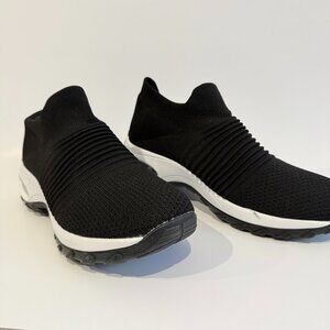 STQ Fabric Sock-Like Black Sneaker Athletic Walking Shoes Women's 10.5